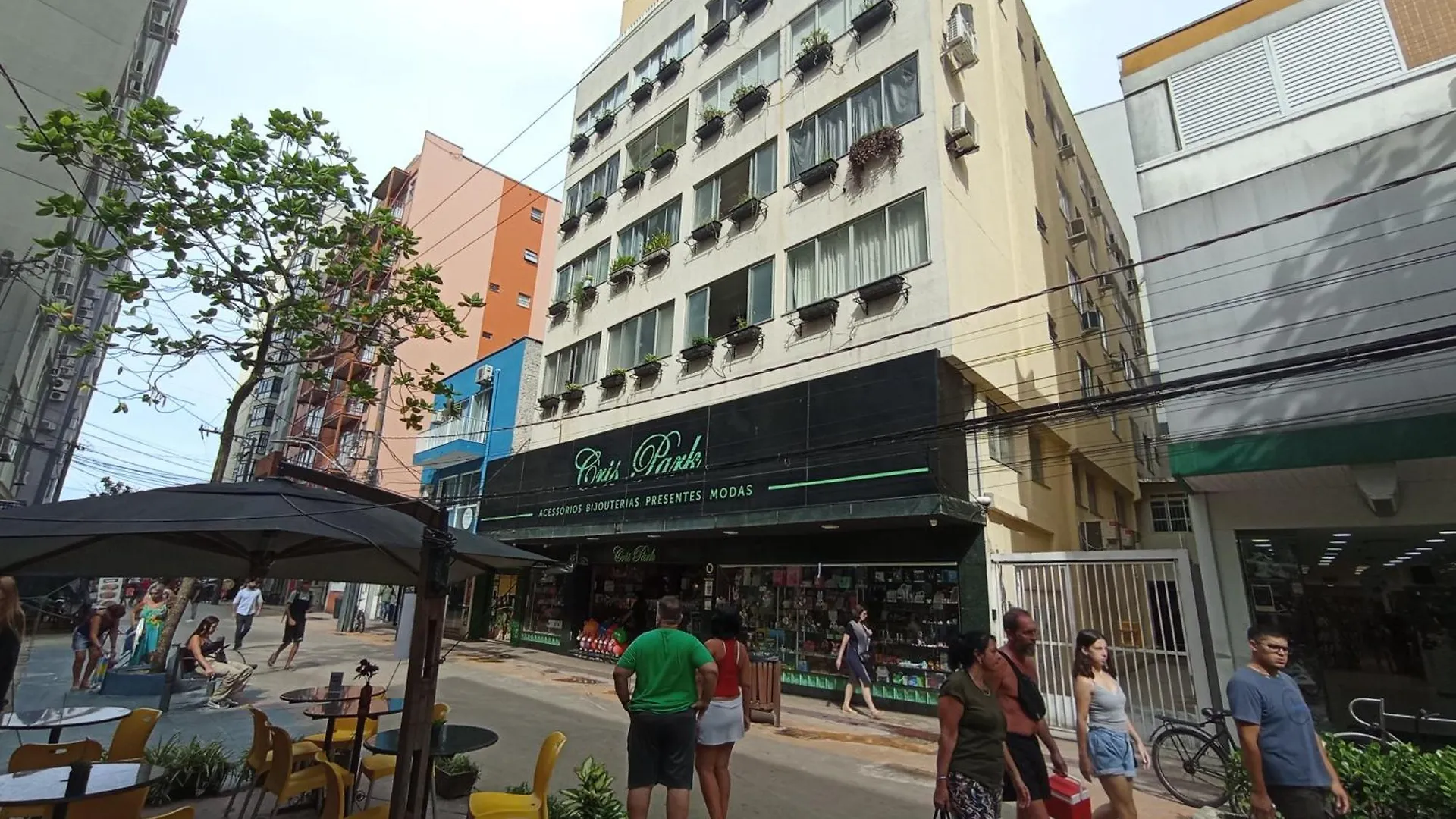 Ca01- Apto Na Quadra-Mar Da Praia Central Com Garagem Balneário Camboriú Βραζιλία
